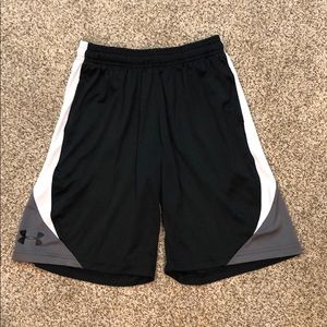 Under Armor YL boys shorts